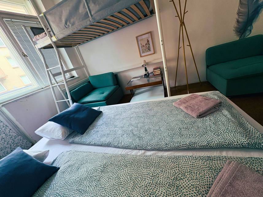 RETRO ROOMS - Třílůžkový pokoj s balkonem Photo 4