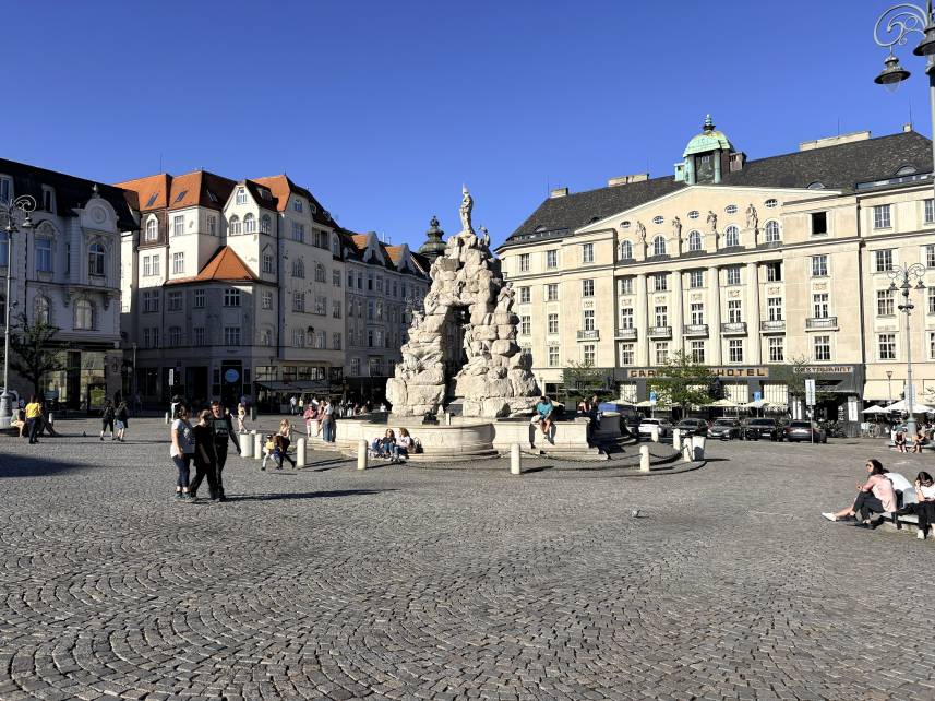 V centru města s výhledem na Petra a parkování Photo 20