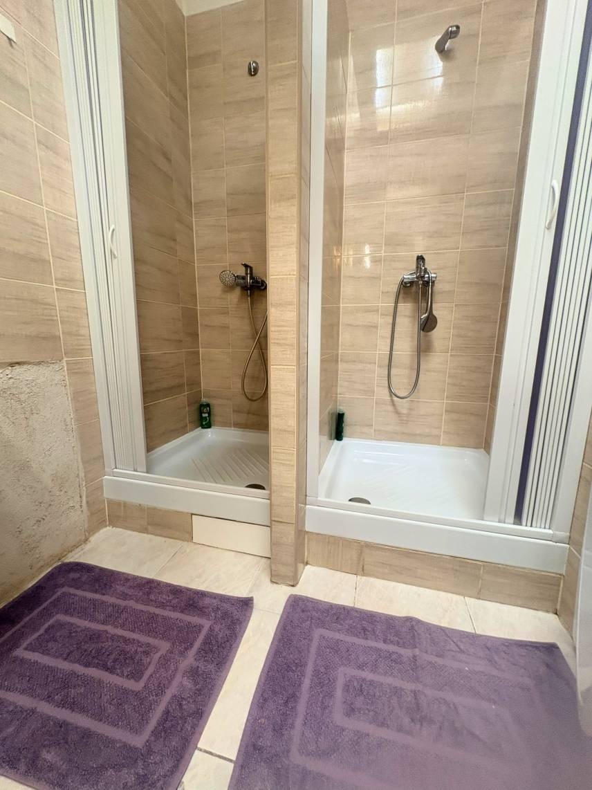 Třílůžkový pokoj se společnou koupelnou Photo 11