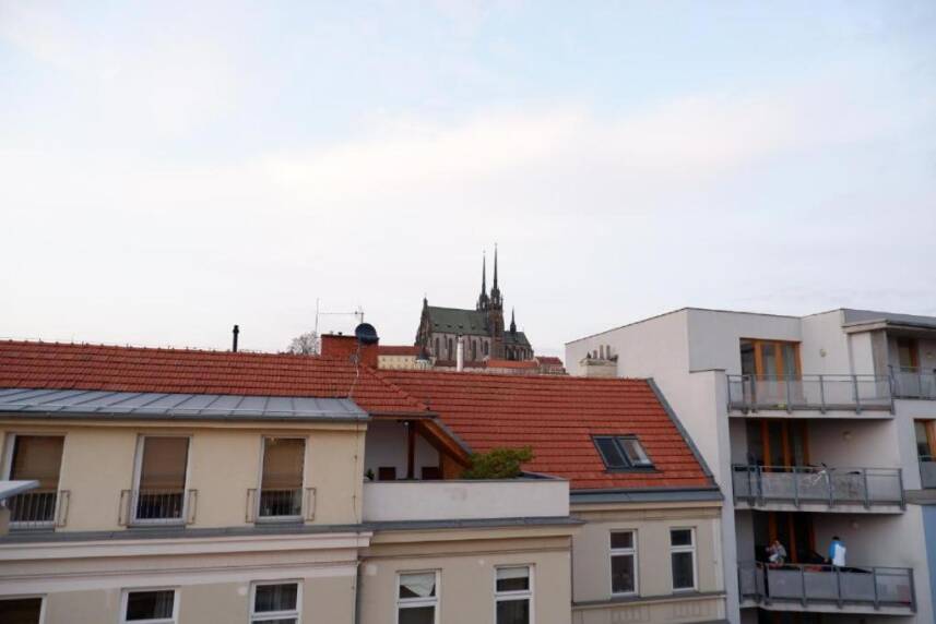 V centru mesta s vyhledem na Petra, a parkovani Photo 6