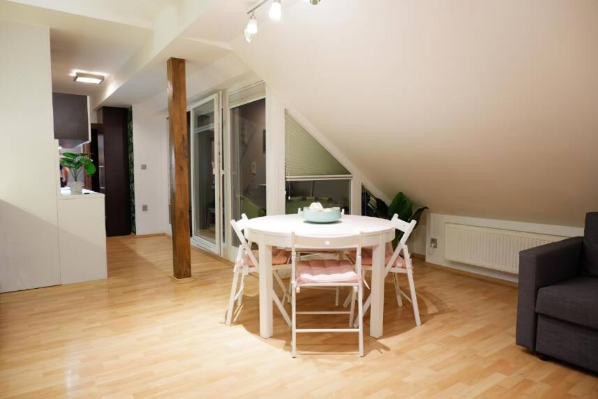 V centru mesta s vyhledem na Petra, a parkovani Photo 20