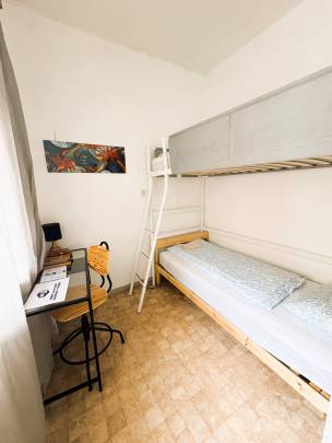 Photo Twin Room with Balcony