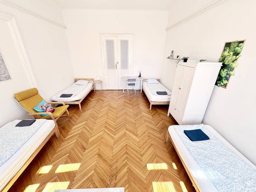 Čtyřlůžkový pokoj se společnou koupelnou Photo 9