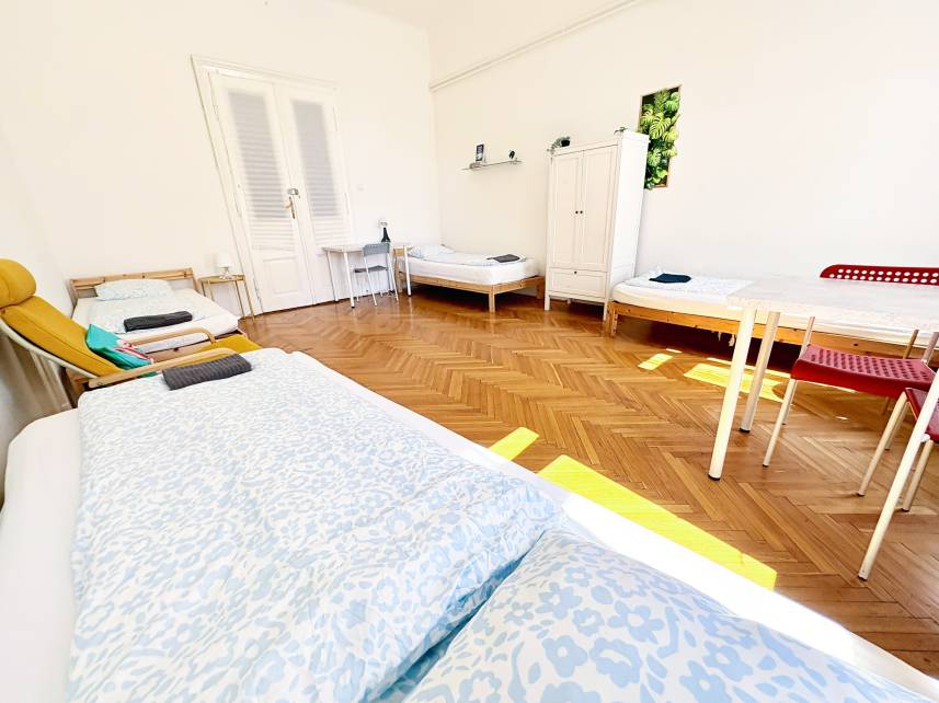 Čtyřlůžkový pokoj se společnou koupelnou Photo 11