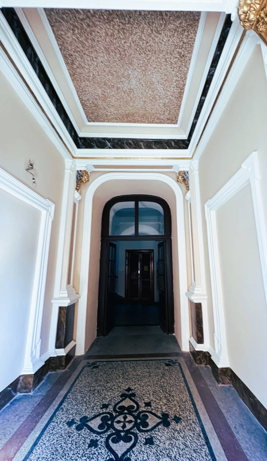Čtyřlůžkový pokoj s balkonem a výhledem na ulici Photo 17