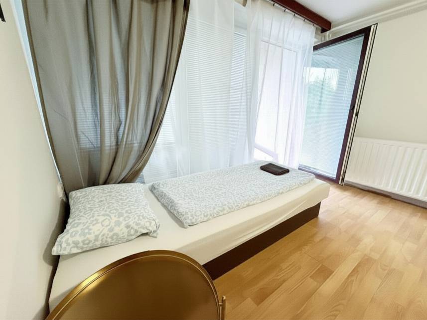 Světlý pokoj s terasou a výhledem do zeleně – kousek od BVV Photo 8
