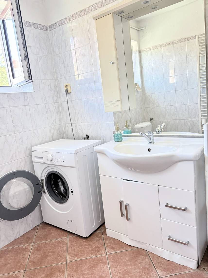 Prostorný třílůžkový pokoj – Skvělá lokalita u BVV (copy) Photo 12