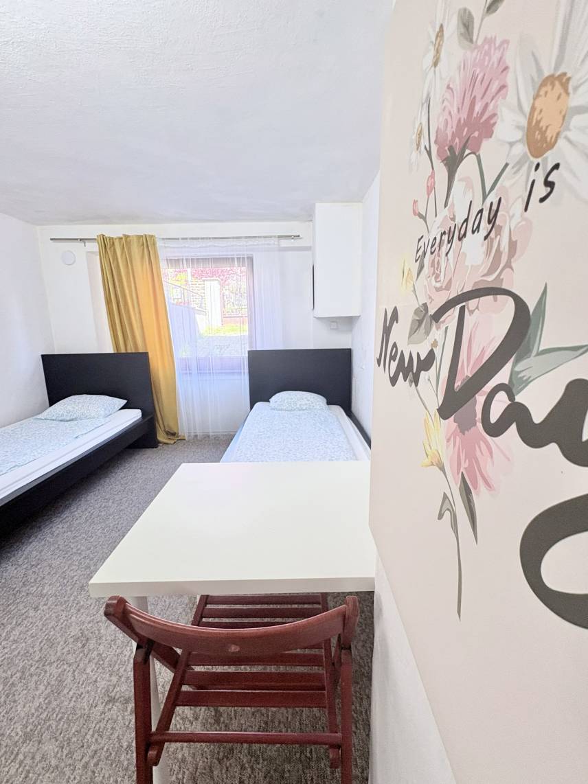 Prostorný třílůžkový pokoj – Skvělá lokalita u BVV (copy) Photo 18