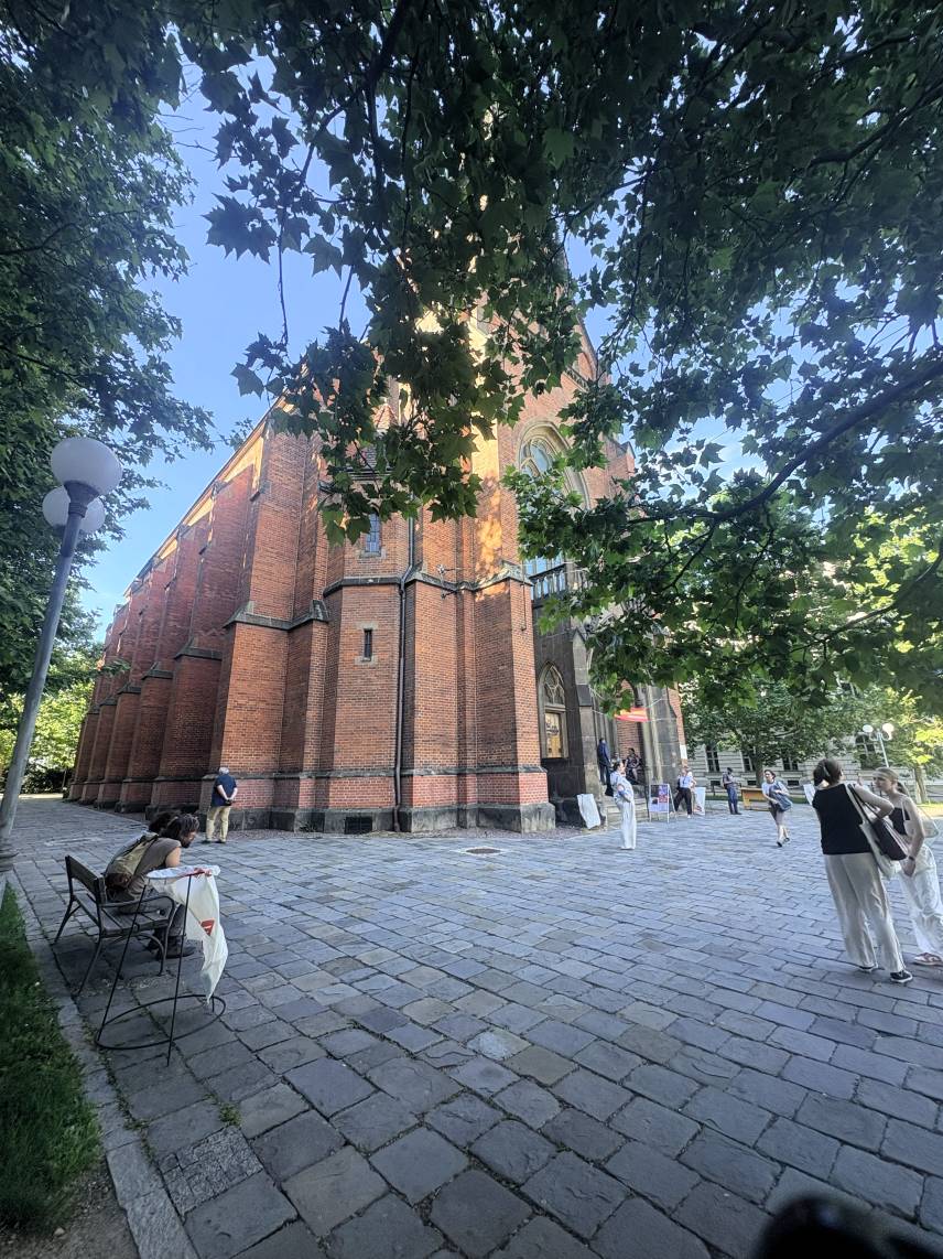 In the city centre with St.Peter's cathedral view and parking Photo 27
