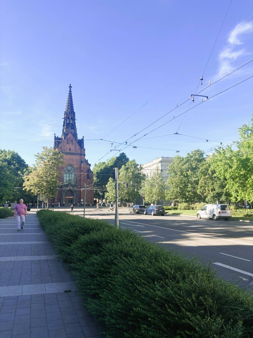 Apartment with parking 500m from city centre Photo 20